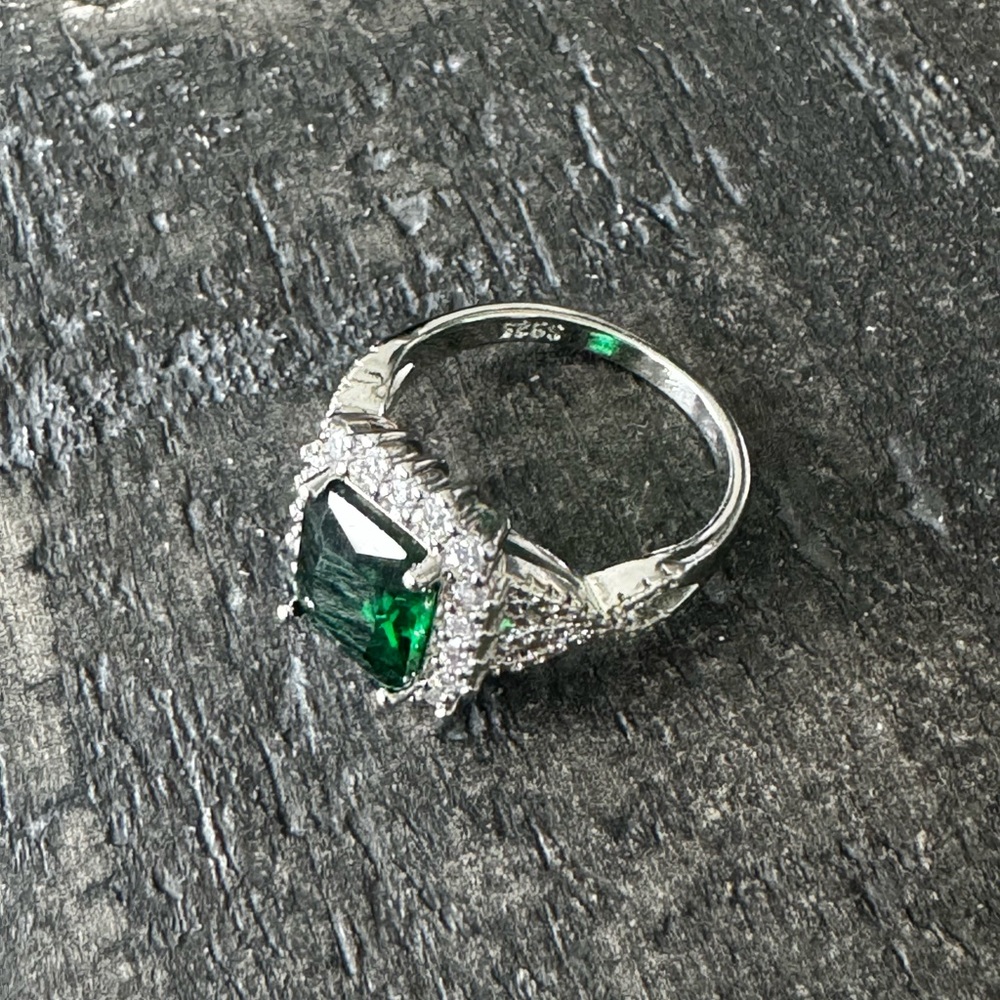 925 silver emerald ring with crystals - Picture 2 of 8